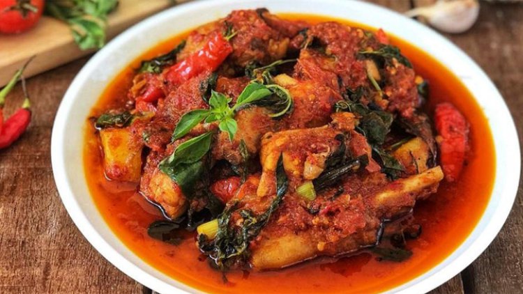 Resep Ayam Woku: Hidangan Malam yang Lezat dan Bergizi