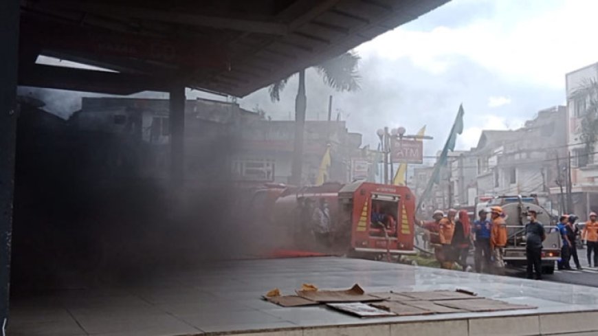 Mall Matahari Dept Store Tasikmalaya Dilalap Api, Evakuasi Dramatis saat Api Meluas