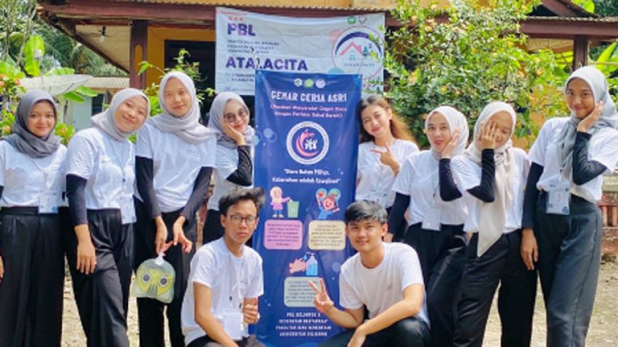 Mahasiswa Kesmas Unsil Launching Program Gemar Ceria Asri di Dusun Sukarahayu Banjar