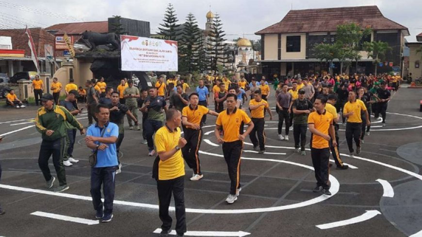 Polres Tasikmalaya Gelar Olahraga Bersama dan Jalan Santai dalam Rangka Hari Bhayangkara ke-78