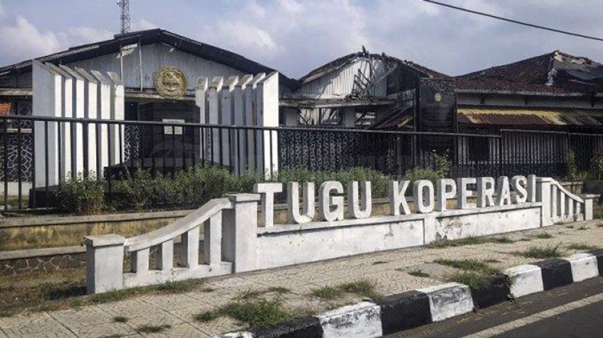 Simbol Sejarah yang Terabaikan, Neng Madinah Soroti Kondisi Tugu Koperasi Tasik yang Tidak Terawat