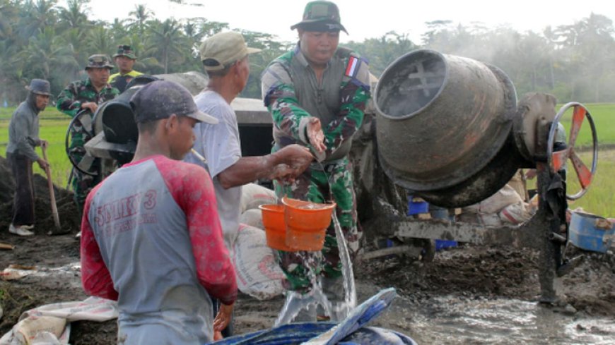 TMMD ke-121 di Tasikmalaya: Semangat Gotong Royong Bangun Desa Pangliaran