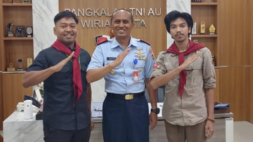 Meriahkan HUT RI ke-79, Pengibaran Bendera Merah Putih di Udara di Kawasan Gunung Galunggung