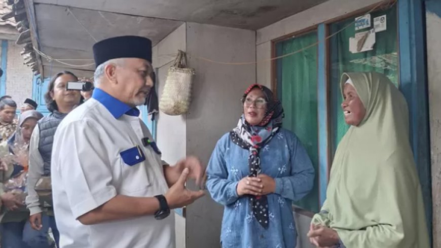 Ahmad Syaikhu Blusukan ke Cibolang, Serap Aspirasi Warga dan Harapan Perbaikan Rumah Tak Layak Huni