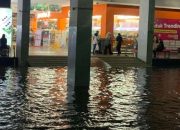 Hujan Deras Guyur Tasikmalaya, Sampah Menyumbat Saluran Air dan Picu Banjir di Sejumlah Titik