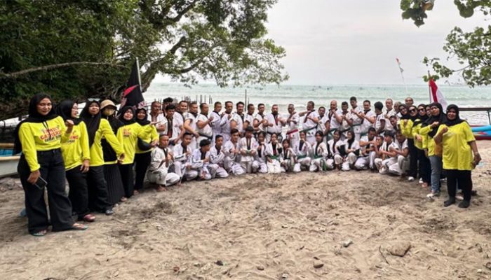 Asah Fisik, Mental, dan Kekompakan, Tarung Derajat Satlat Dokar Kota Tasikmalaya Latihan Alam di Pantai Pangandaran