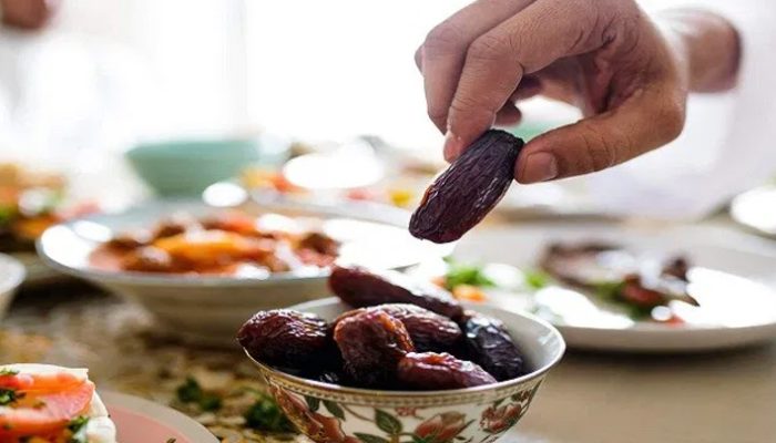 Berbuka Tanpa Perut Kaget, Makanan Sehat dan Aman untuk Lambung