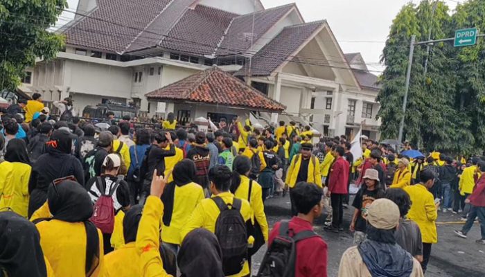 Aksi Indonesia Gelap, Gelombang Demonstrasi Mahasiswa Menolak Kebijakan Pemerintah