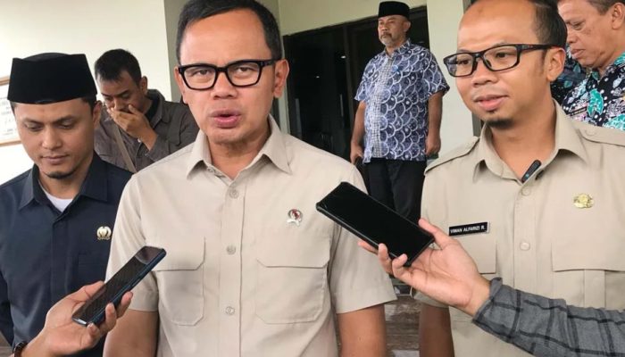 Dorong Ekonomi Daerah, Wamendagri Minta Tasikmalaya Perkuat Fiskal dan Kurangi Seremonial