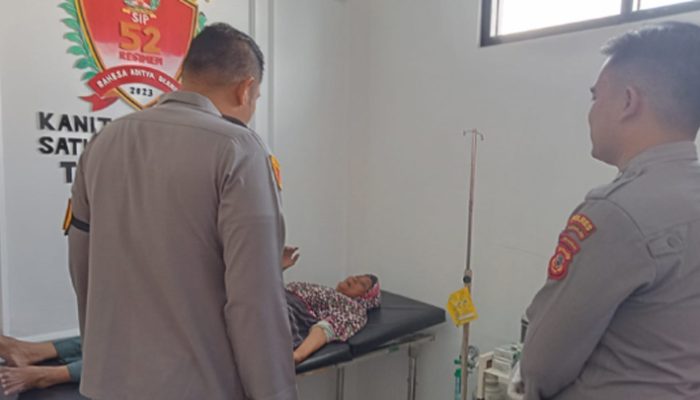 Nenek Pingsan di Alun-Alun Singaparna, Kapolres Turun Tangan Berikan Pertolongan