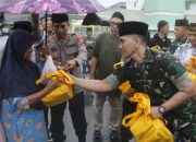 Sinergi TNI-POLRI di Bulan Ramadan, Kapolda Jabar dan Dandim 0612 Tasikmalaya Berbagi Takjil