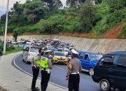 Lalu Lintas Padat di Jalur Gentong, Polres Tasikmalaya Terapkan Sistem One Way