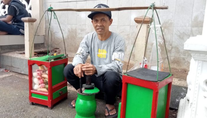 Kampung Rujak Sukatani, Tradisi Dagang Buah yang Menurun dari Generasi ke Generasi