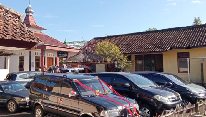 Polsek Cigalontang Jadi Tempat Favorit Titip Kendaraan Selama Libur Lebaran, Rombongan Pengantin dari Bogor Ikut Titip