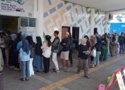 Usai Libur Panjang, Kantor Samsat Singaparna Diserbu Warga, Antrean hingga ke Luar