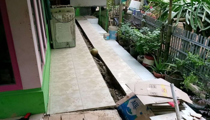 Pergerakan Tanah Rusak Rumah di Jatiwaras, Warga Mengungsi