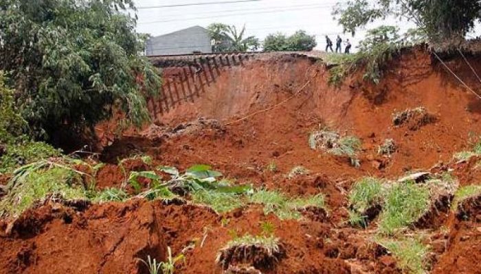 Satu Rumah Terdampak Longsor di Tasikmalaya, Warga Diminta Waspada
