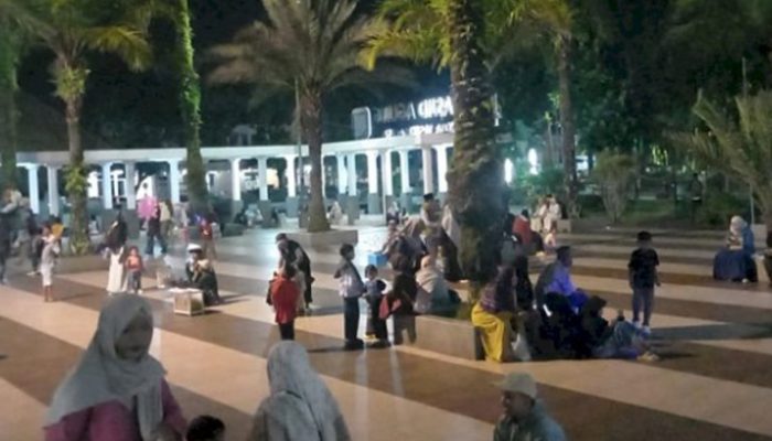 Malam Tahun Baru 2026 di Tasikmalaya Dihiasi Kebersamaan Warga di Ruang Publik