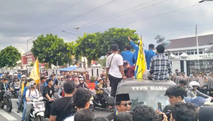 Evaluasi Setahun Viman–Diky, PMII Gelar Aksi di Balekota Tasikmalaya