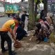 Gotong Royong Bersih Lingkungan, Warga Panyingkiran Perkuat Solidaritas Sosial