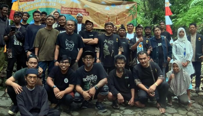 Rapat Kerja DKKT di Curug Cimedang, Nyarungsum Gagasan Seni Budaya dari Alam Tasikmalaya