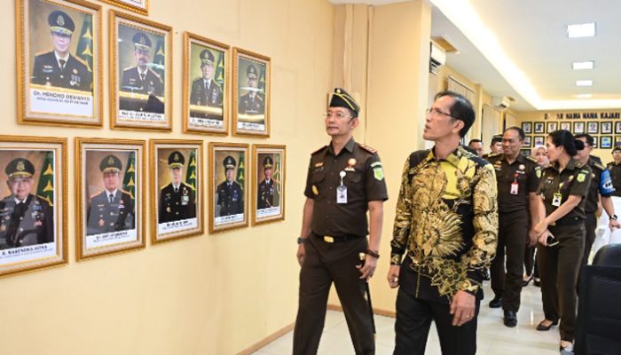 Kajati Jabar Tinjau Sarana Kejari, Tekankan Peningkatan Layanan dan Sinergi dengan Stakeholder