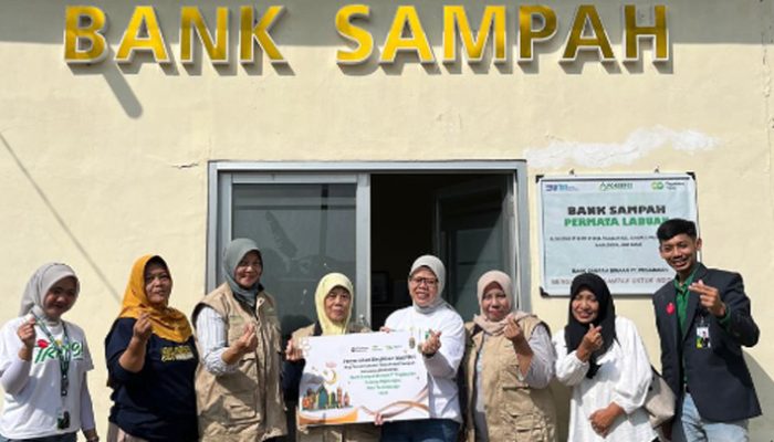 Wujud Kepedulian Lingkungan, Pegadaian Kanwil Jabar Beri Bantuan ke 50 Bank Sampah