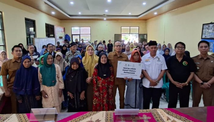 BAZNAS dan Mayasari Bakti Salurkan 175 Paket Ramadhan untuk Lansia di Tasikmalaya