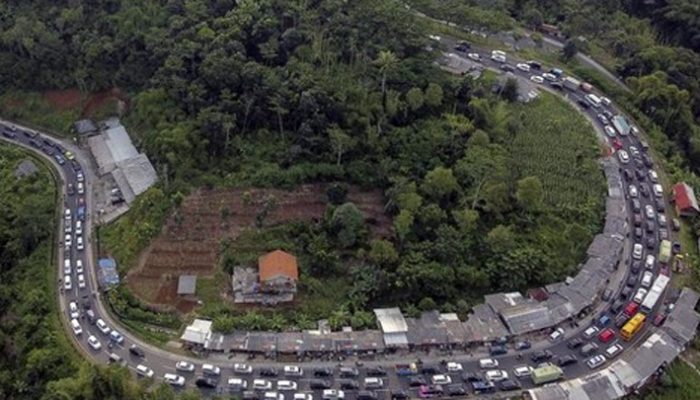 Mudik Hari H Tak Sepi, Arus Kendaraan di Jalur Gentong Tasikmalaya Masih Padat