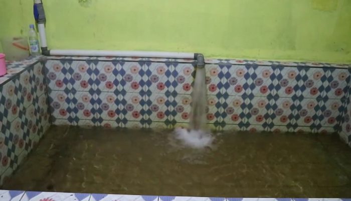 Unik di Tasikmalaya, Warga Desa Tanjungkerta Nikmati Air Panas Alami yang Mengalir ke Rumah