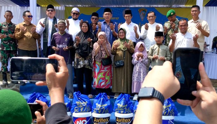 Kolaborasi Kemendes, Yonif TP 939 dan Gandara Group 37 Salurkan 1.100 Paket Sembako di Tasikmalaya