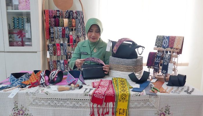 Dyah Fandy Dharmawan, Merawat Warisan Budaya Lewat Inovasi Strap Wastra