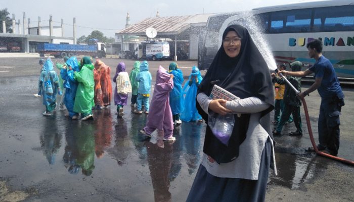 Puluhan Siswa Yayasan Kuttab An-Najah Belajar Bahaya Kebakaran Lewat Damkar Goes to School