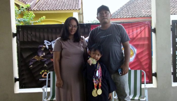 Demi Prestasi Sang Anak, Ayah Ratu Jual Dua Motor Balap untuk Biayai Pencak Silat