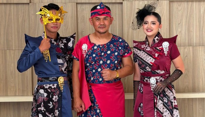Demode Artist Management Tampilkan Batik Sukapura dalam Balutan Ready to Wear Deluxe