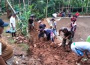 Warga Masyarakat Tajur Sereh Laksanakan Swadaya Pengerasan Jalan