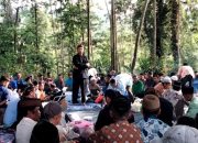 Lestarikan Adat, Ratusan Warga Desa Bolang Tilawatan di Makam Leluhur