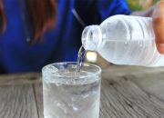 Minum Air Es Terlalu Banyak Pada Cuaca Panas: Bahaya Kesehatan yang Harus Anda Ketahui