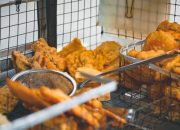 Nikmat tapi Berisiko, Apakah Sarapan Gorengan di Pinggir Jalan Baik untuk Kesehatan?