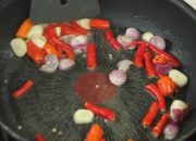 Cara Menggoreng dan Menumis Cabai agar Tidak Meletus