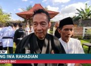 Kang Iwa Beri Sabuk Kehormatan BKC Kepada 3 Tokoh Cilacap